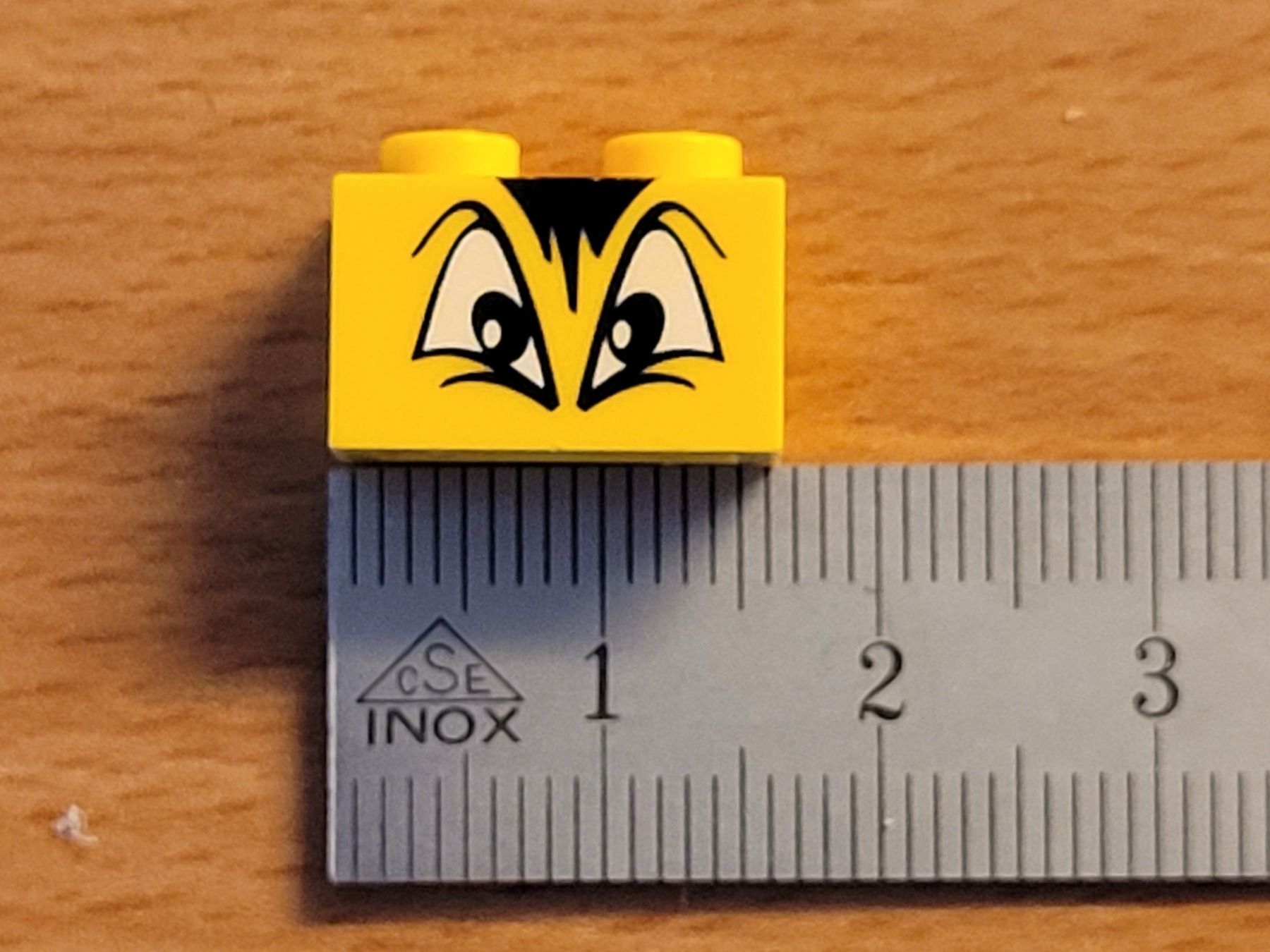 Lego Kit di costruzioni: Lego - 1x brique jaune à 2 tenons avec image "yeux" – Usato da Payerne venduto da tintin08 4