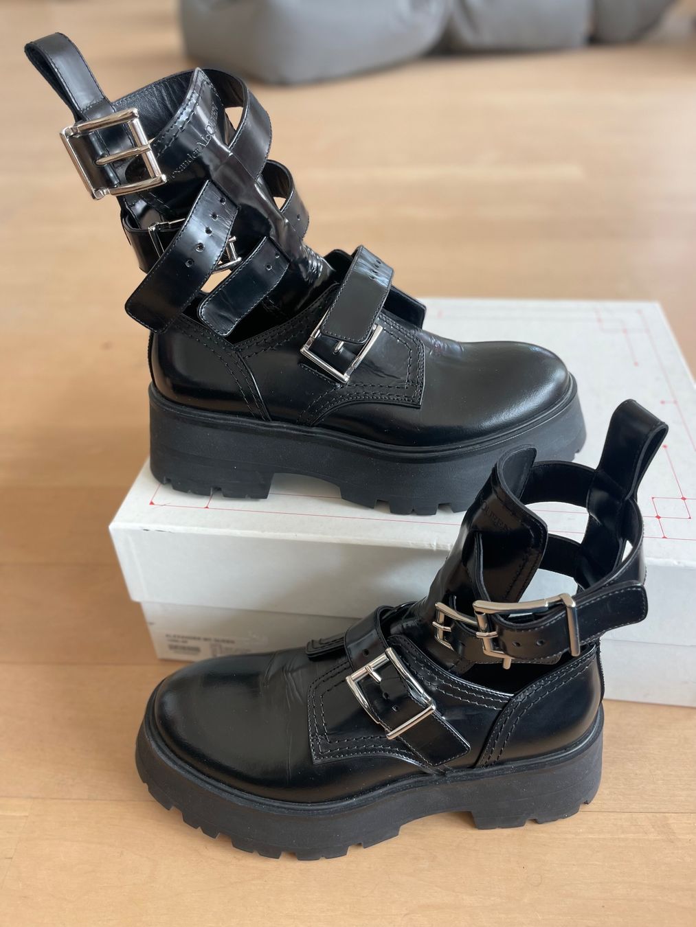Alexander Mcqueen Scarpe da uomo: ALEXANDER MC QUEEN STIEFEL 38 SEHR GUT – Usato da Uitikon Waldegg venduto da gotohellix 3