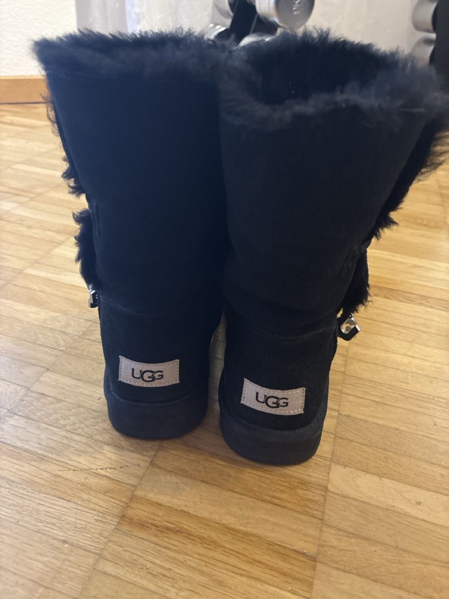 Ugg Scarpe da donna: UGG Boots – Usato da Sisseln AG venduto da Gommibaerli87 1