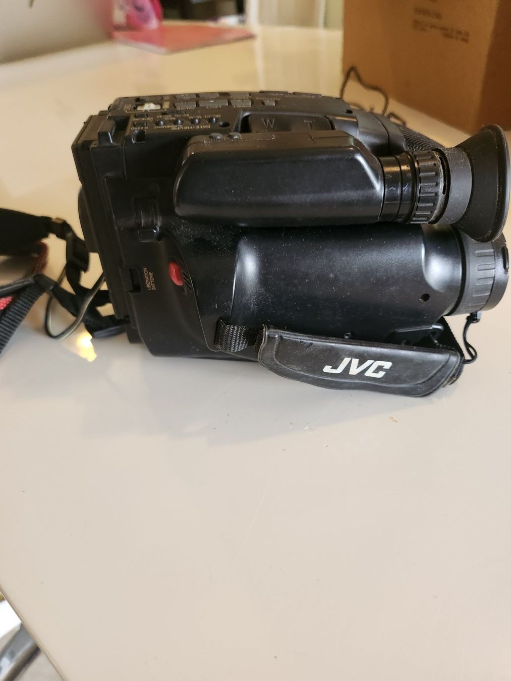JVC Camcorder: Caméscope JVC GR-AX42S Vintage VHS – Gebraucht aus Thônex von banani1978 2