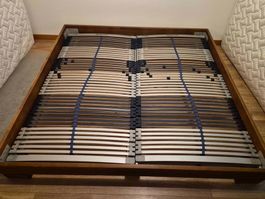 200x200 Masivholz Bettgestell mit Lattenrost