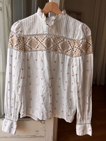 Sézane cotton lace Blouse with buttons on the back.  