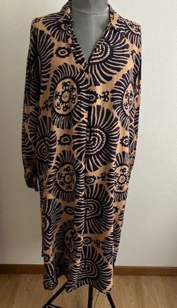 Robe longue motifs originaux -
