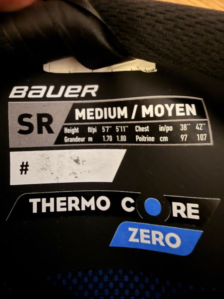 Giochi: Bauer Vapor Flylite Brustpanzer Senior Medium – Nuovo (secondo la descrizione) da Berg TG venduto da luca.qkz 2