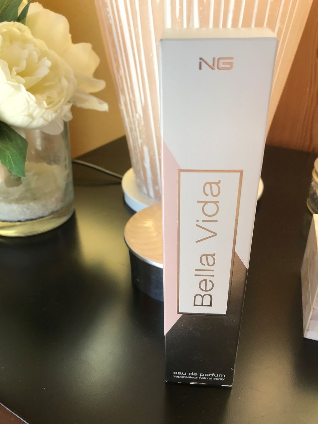 Parfum & Eau de Toilette: Eau de parfum Bella Vida Envoi possible/Versand möglich – Gebraucht aus Belmont-sur-Lausanne von chu_vxf5