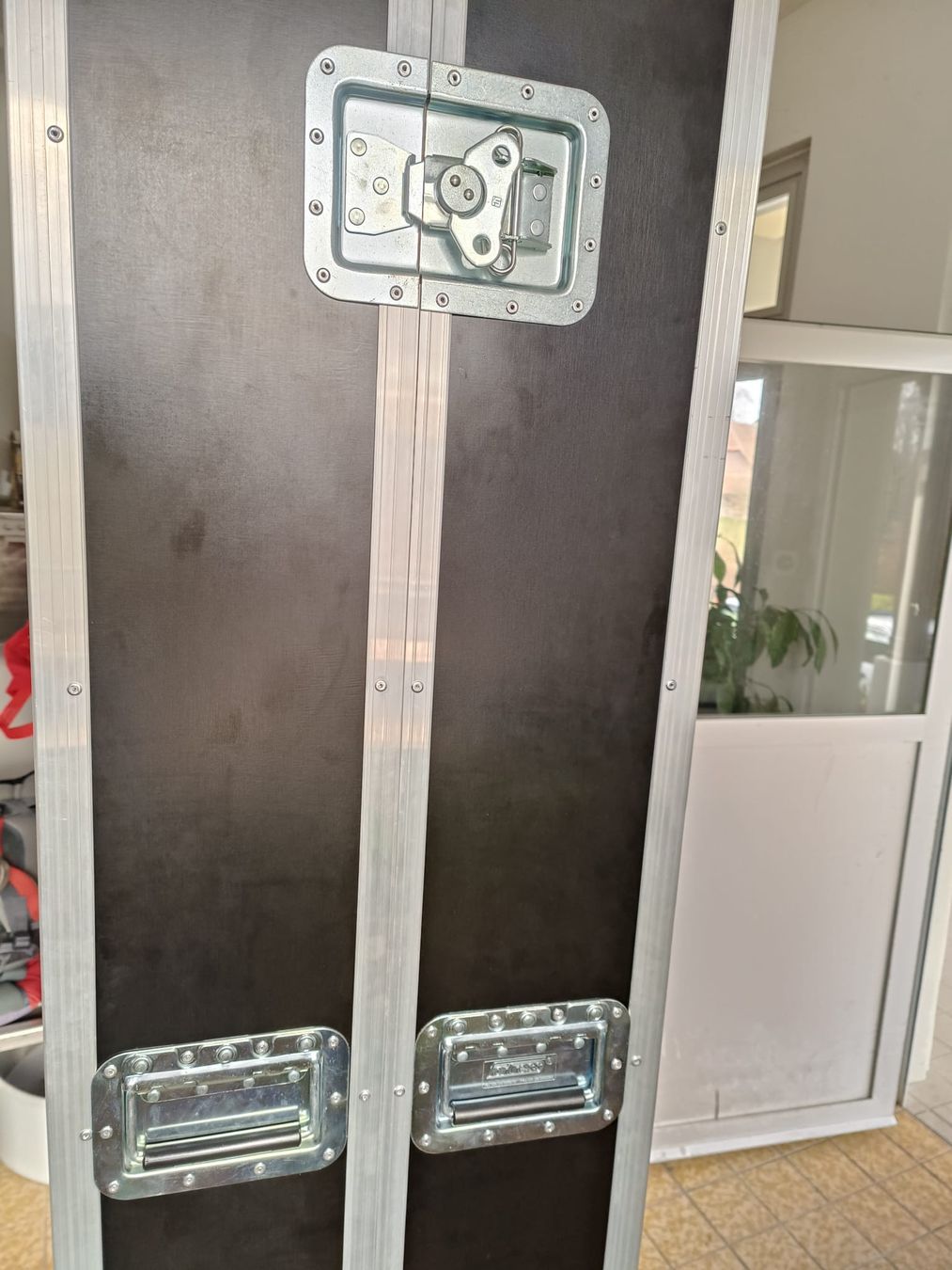 Valigie: flight case road case transport kiste – Usato da Düdingen venduto da Boongo 2