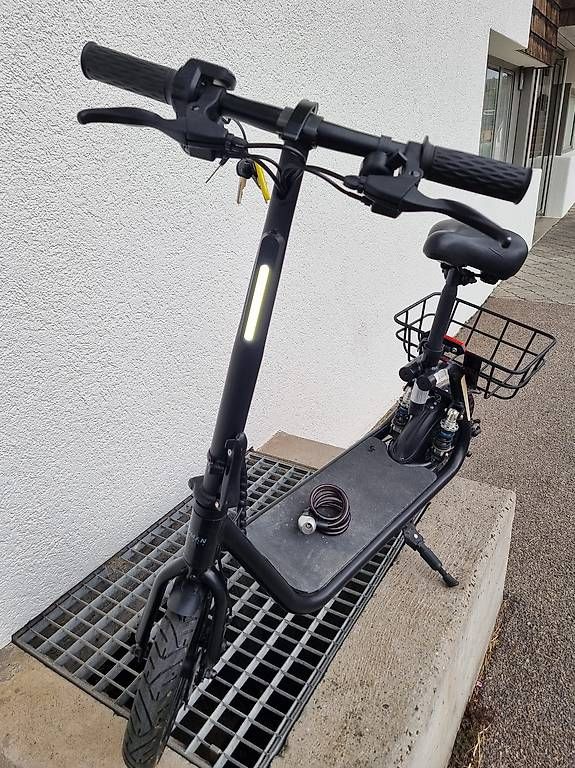 Scooters: Elektro Skooter mit Sitz & Korb inkl. Schloss – Gebraucht aus Altbüron von Zimmerlinde 2