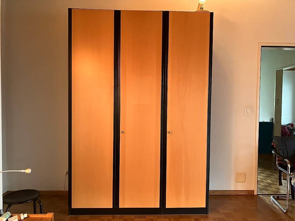 Schränke: Kleiderschrank  – Gebraucht aus Zürich von Ursli33