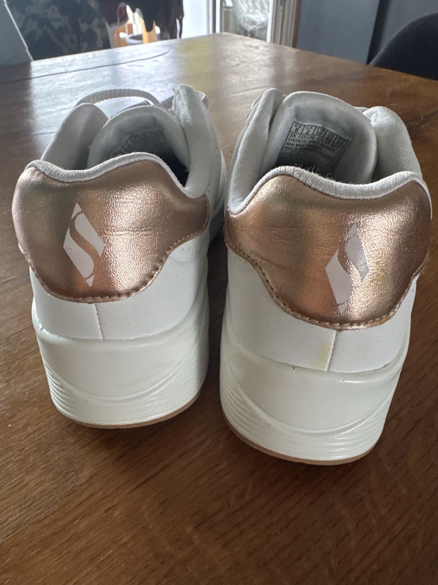 Skechers Chaussures filles: Neuwertige Skechers – D'occasion à Glattpark(Opfikon) par cherrytomate 3