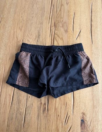 Schöne Protest Mädchen Shorts Grösse XS / 34