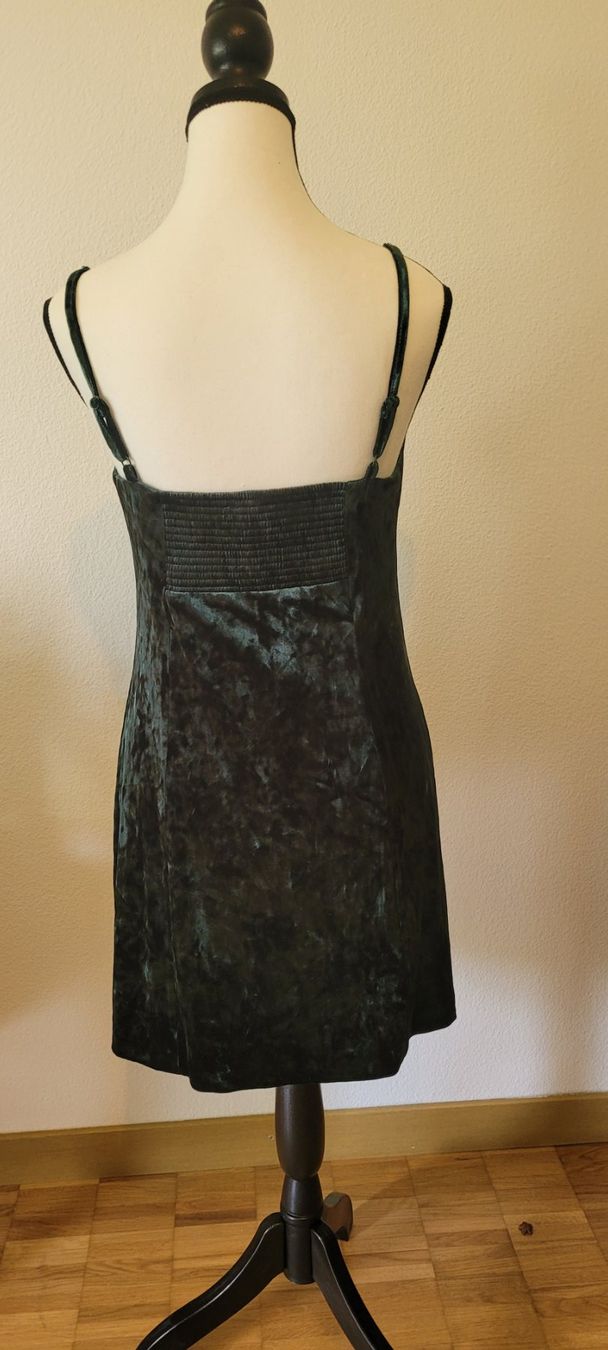 Superdry Vestiti: Dunkelgrünes Samtkleid – Nuovo (secondo la descrizione) da Olten venduto da ali_p5tn 3