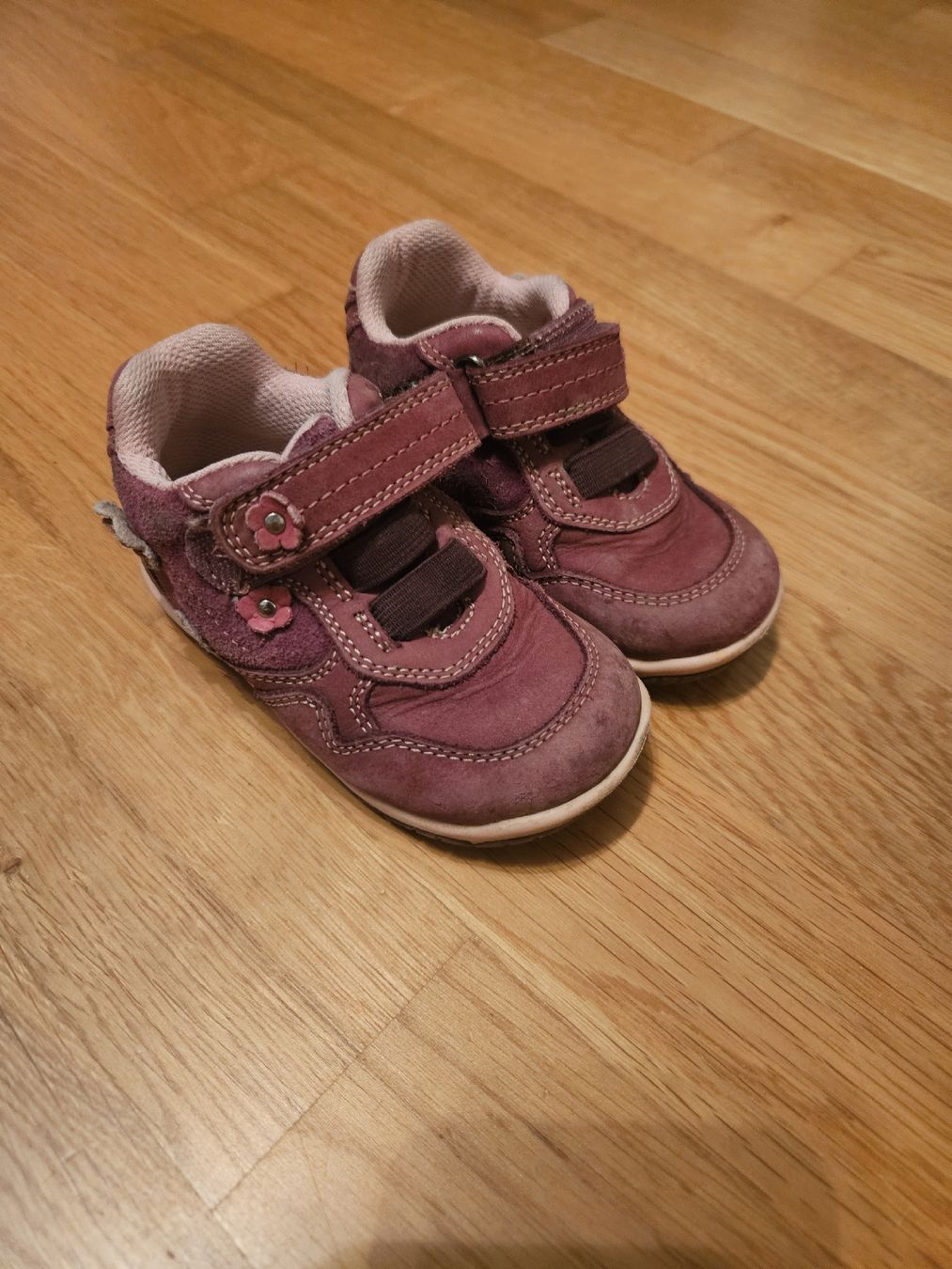Scarpe per ragazze: Turnschuhe gebraucht – Usato da Hausen am Albis venduto da kit_5lrh 1