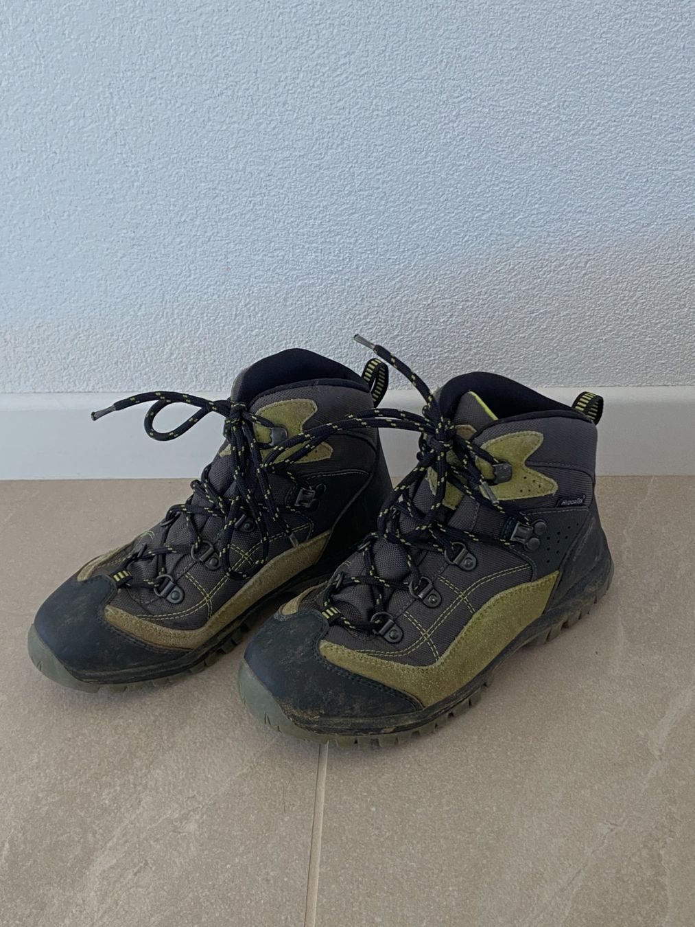 Chaussures garçon: Wanderschuhe / Trekkingschuhe Gr. 34 – D'occasion à Gais par fam_bt2g