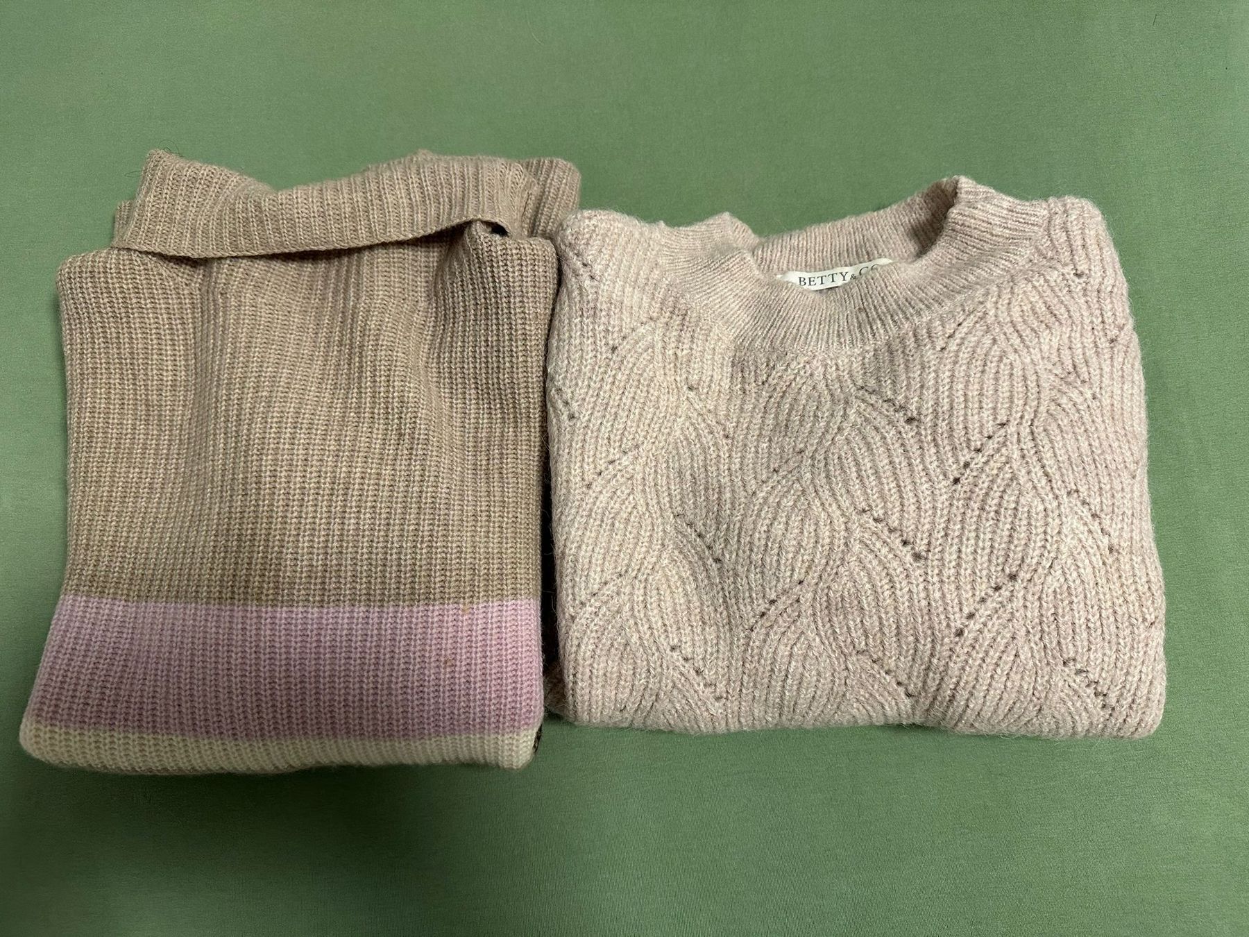 Lots de vêtements: Frauenpullover grösser S – Neuf avec emballage d'origine à Bülach par benjamin319 1