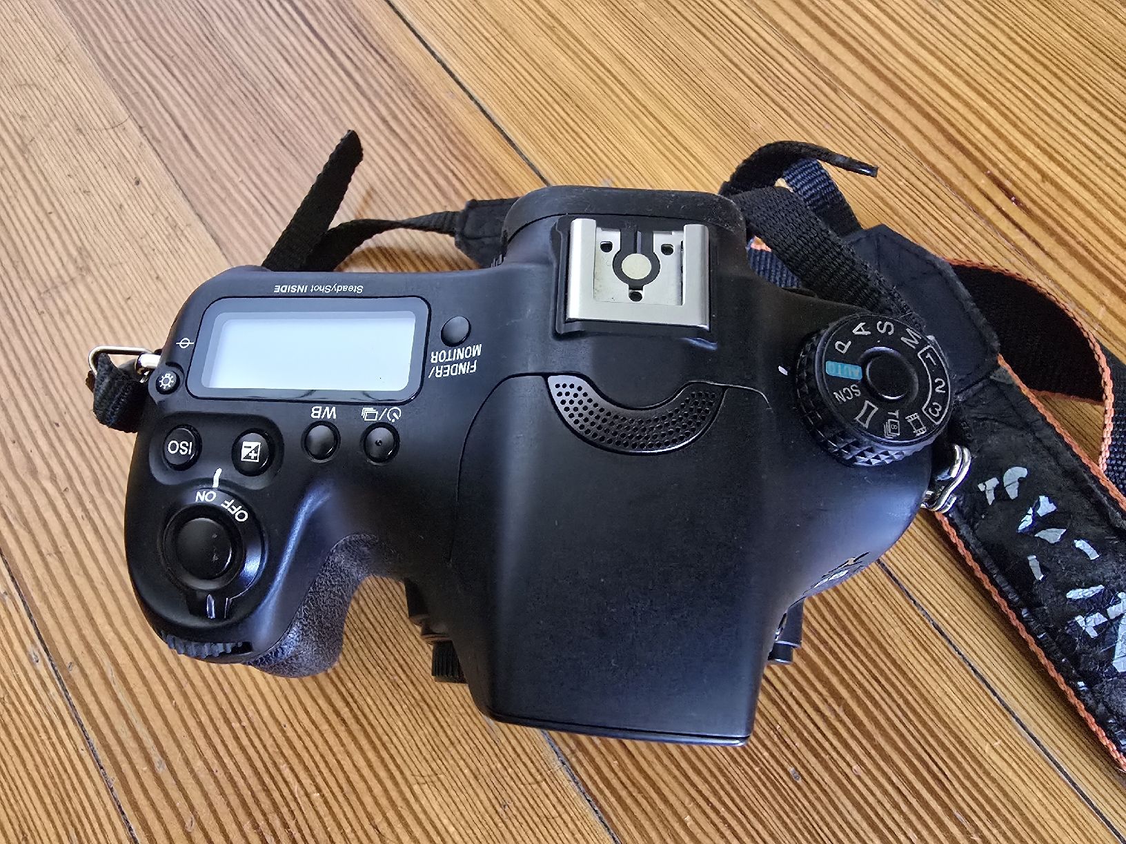 Sony Fotocamera: Sony Alpha 68 a-68 + 2 batteries NP-FM500H avec 2 chargeurs – Difettoso da Fribourg venduto da dom_zyr5 6