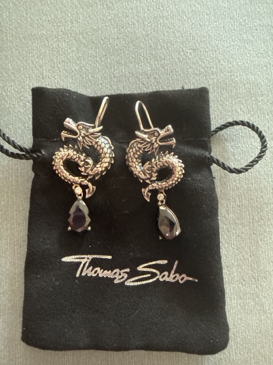 Thomas Sabo Orecchini pendenti & Orecchini a lobo: Ohrringe Thomas Sabo Drachen mit schwarzen Steinen neu – Nuovo (secondo la descrizione) da Dietikon venduto da Vanessabr 1