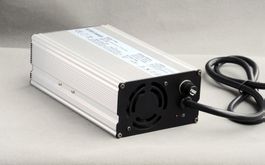 Chargeur 58.8V, 20A, 600W (pour batterie Li-on 48V)