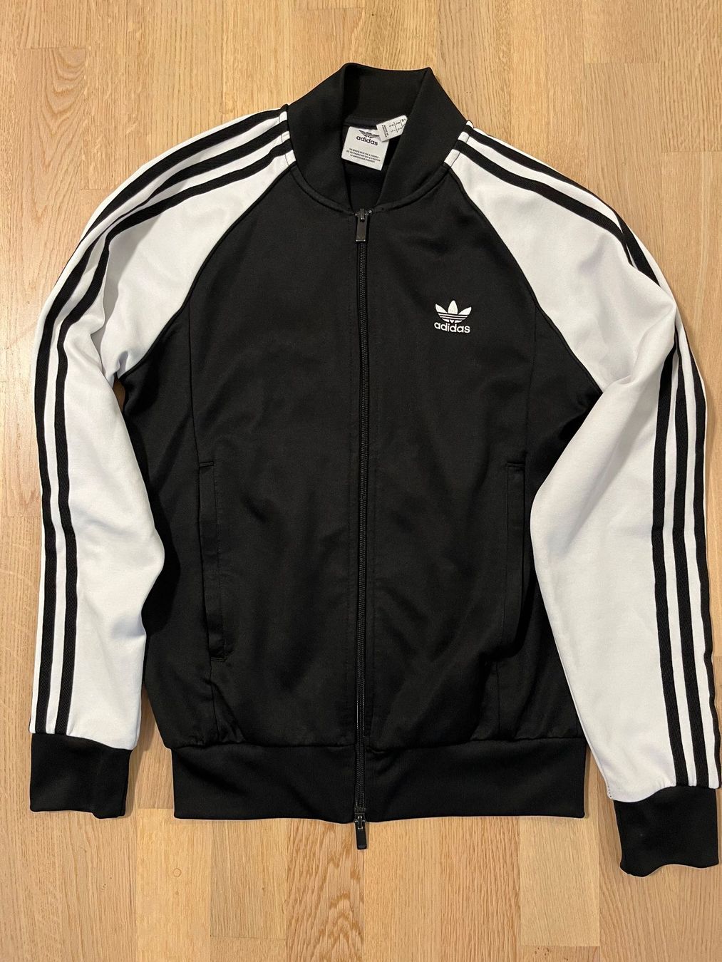 Adidas Jacken & Mäntel: Adidas Jacke – Gebraucht aus St. Gallen von Nickat