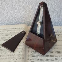 Antikes Metronom Taktell Nussbaumholz von 1958