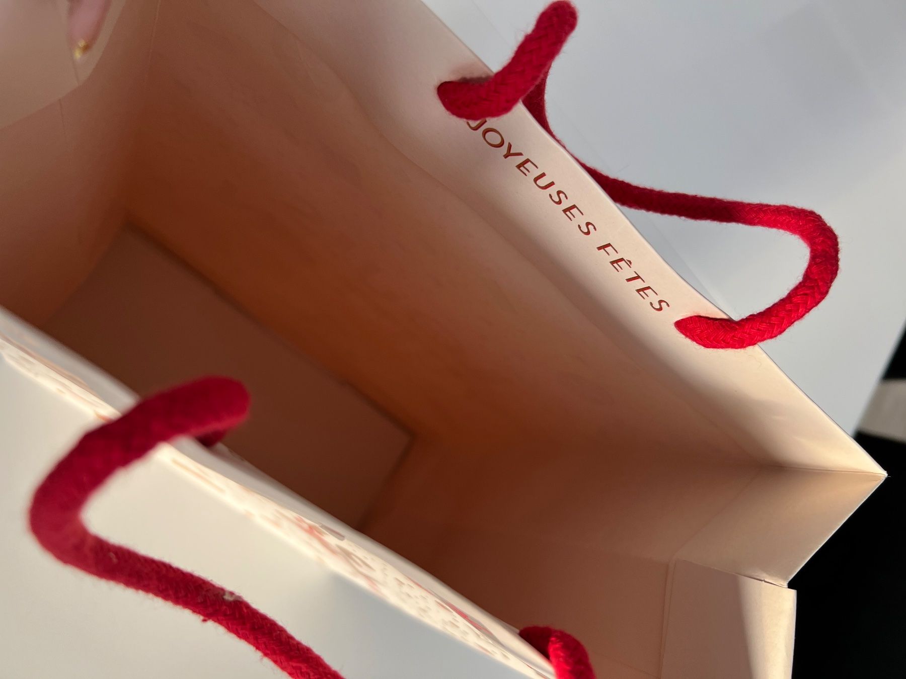 Louis Vuitton Borse: Sac cadeau Louis Vuitton "Joyeuses Fêtes" – Usato da Epalinges venduto da luc_25zt 1