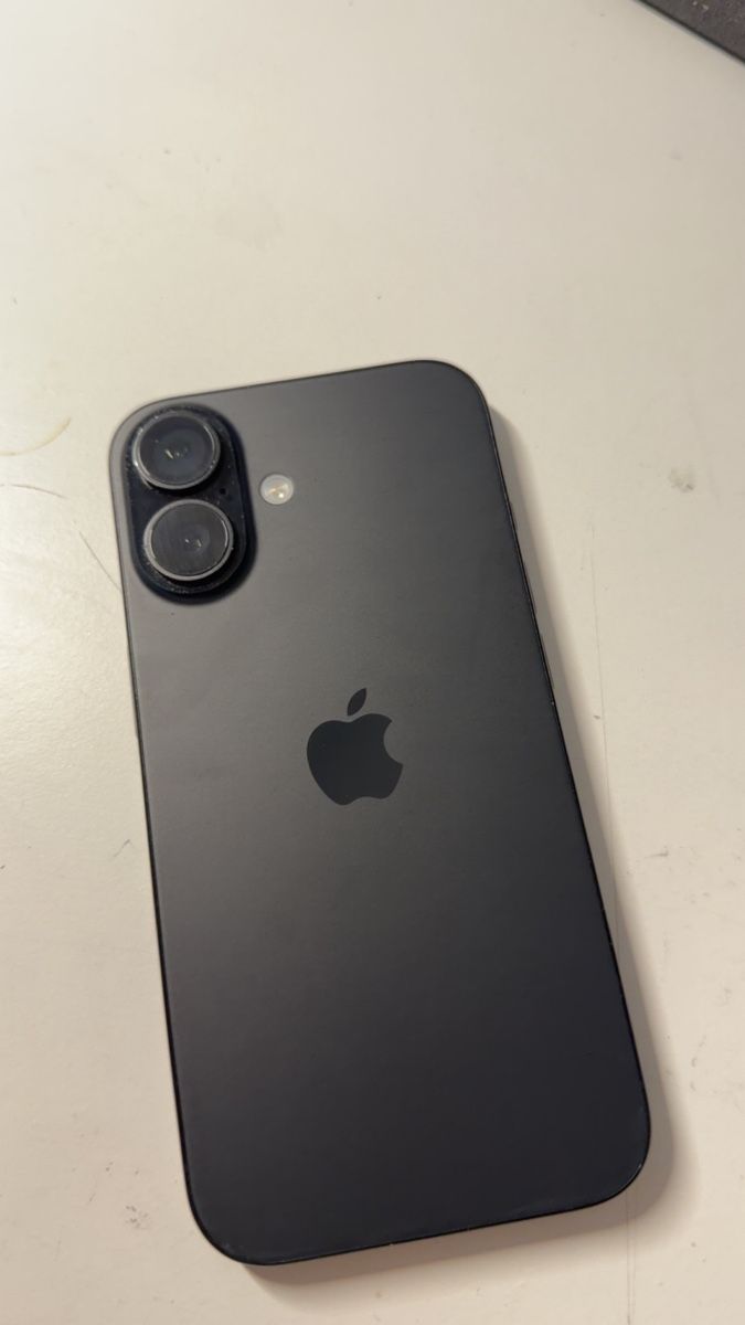 Apple Telefoni cellulari / Smartphones: iphone 16 schwarz  – Usato da Boswil venduto da Terry_76gs