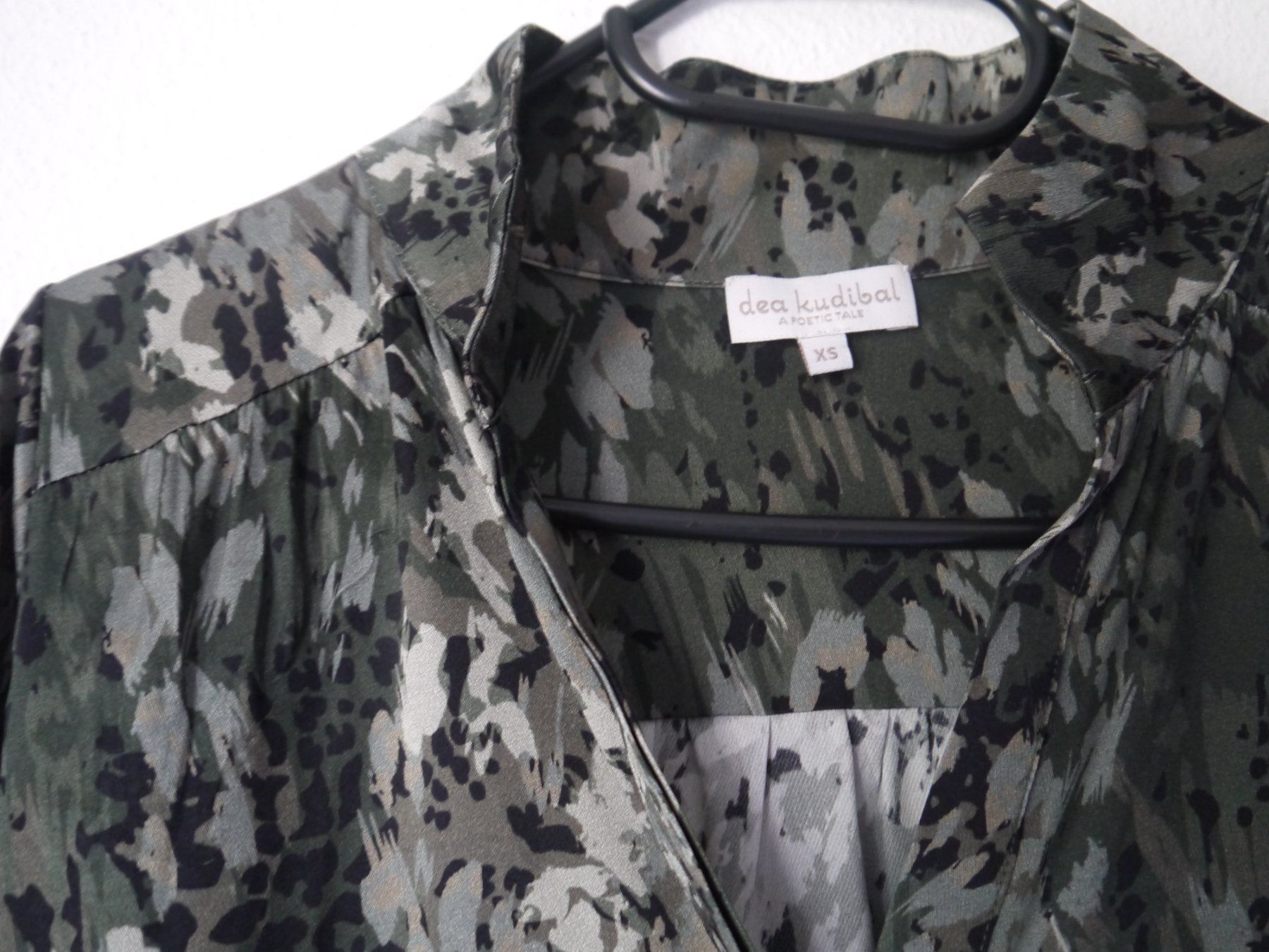Dea Kudibal Camicette: DEA KUDIBAL Bluse aus Seide Gr.XS – Usato da Hagendorn venduto da Blaf 2