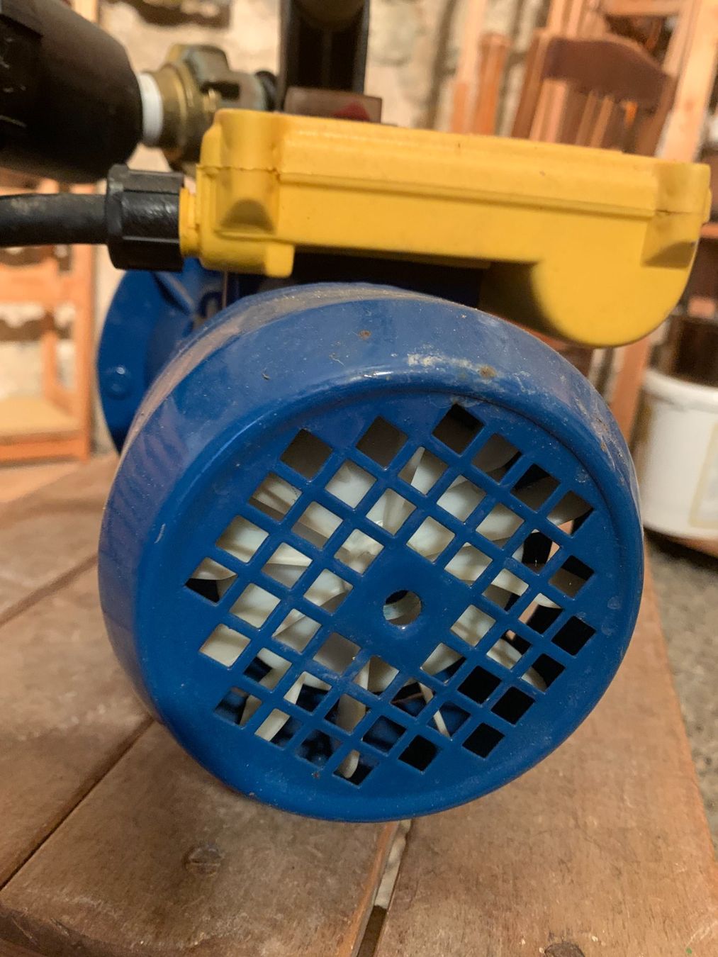 Einhell Pompes et pièces: Gartenpumpe Royal Einhell – D'occasion à Untersiggenthal par Ophus 3