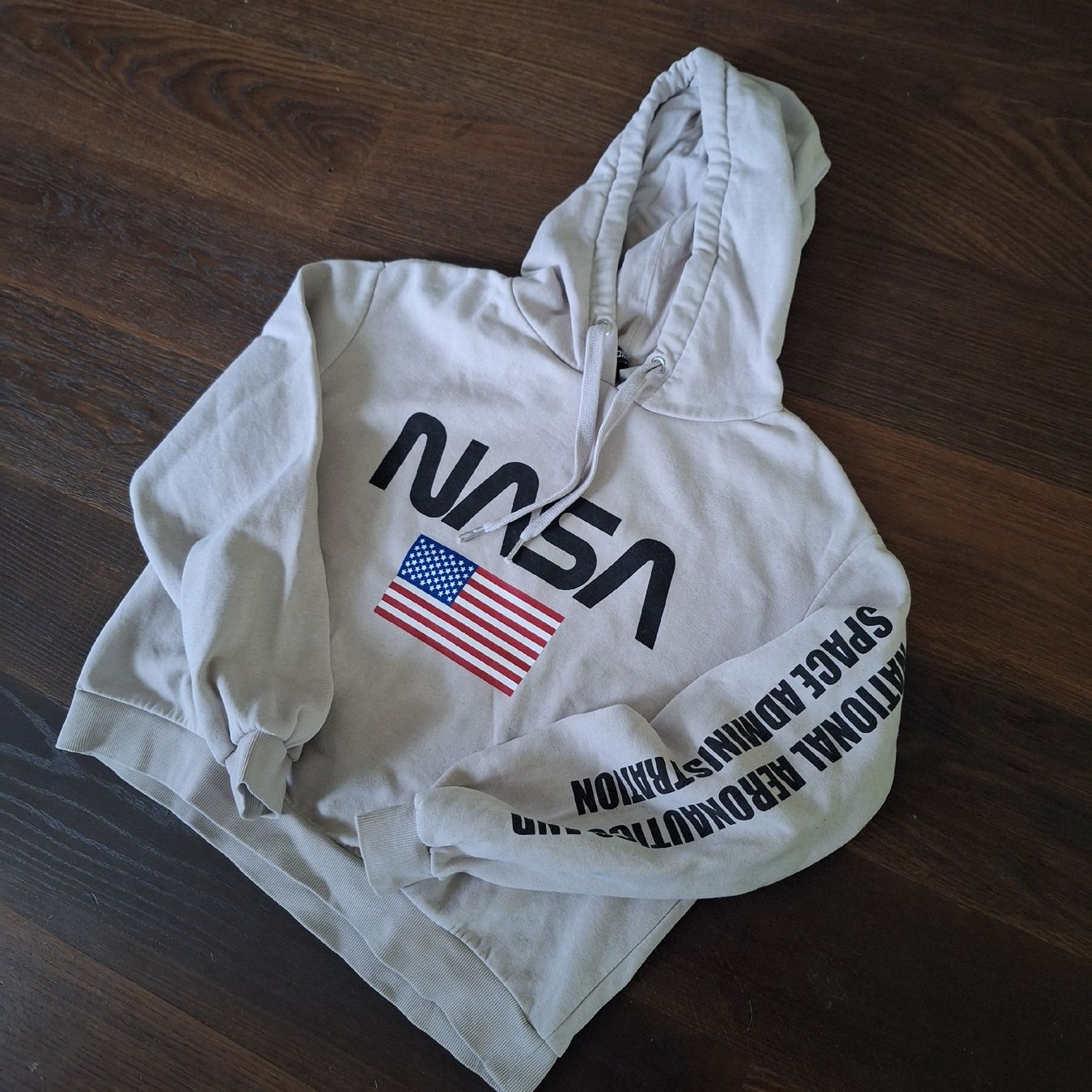 NASA Hoodie von H&M, Grösse S, Top Zustand für den Übergang