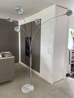 Lampadaire à cinq branches orientables en parfait état