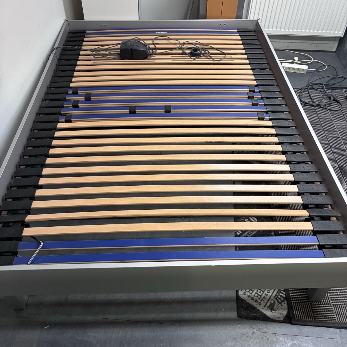 Lits: Preisreduktion!!Sleepwell Bett 140cm mit Motor Einlegerahmen – D'occasion à Winterthur par Linouk 4
