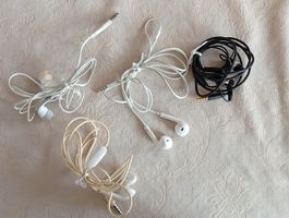 Lotto di 4 paia di auricolari a filo misti (jack 3.5mm)