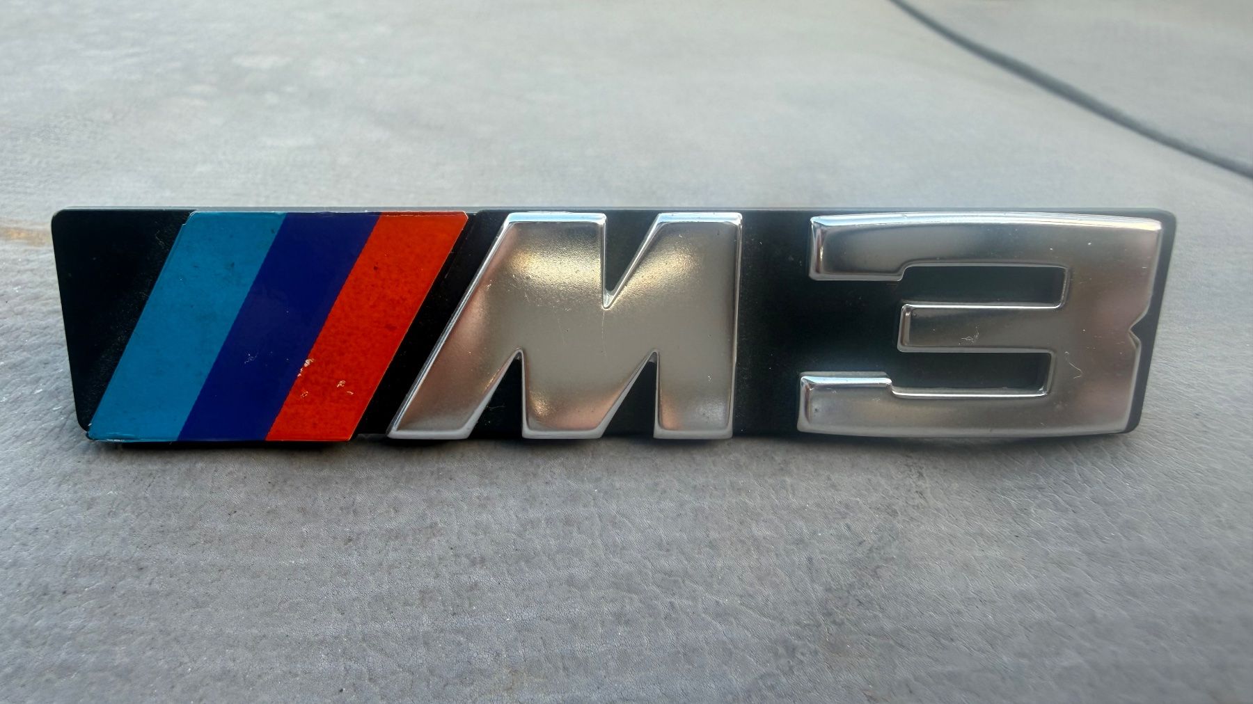 BMW Tutti pezzi di ricambio auto: BMW M3 E30.  kühlergrill ORIGINALE – Usato da Monte Carasso venduto da Ely67