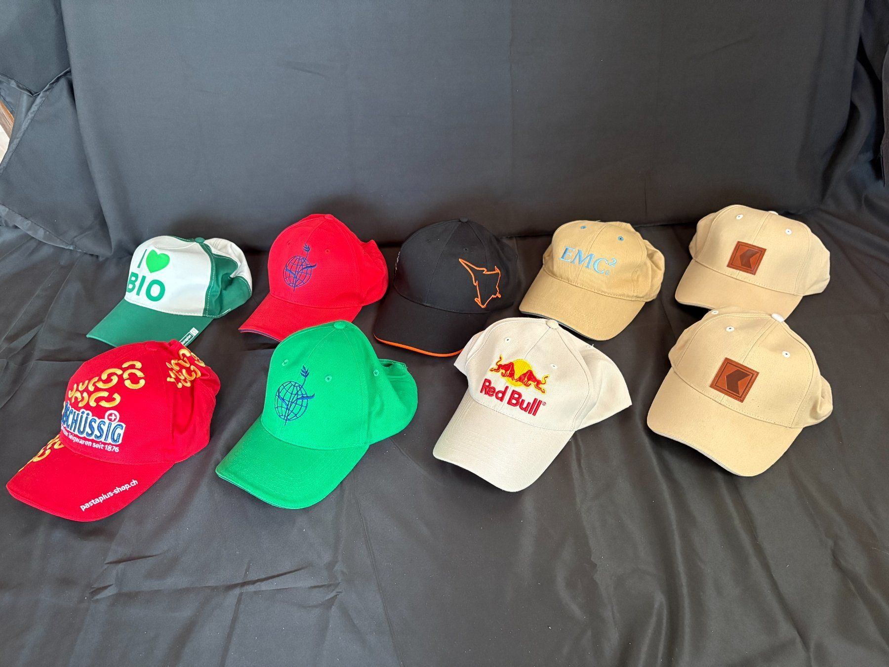 Copricapi, berretti & cappellini: Sammlung mit 9 Caps – Nuovo (secondo la descrizione) da Hagendorn venduto da Pokecollectorch