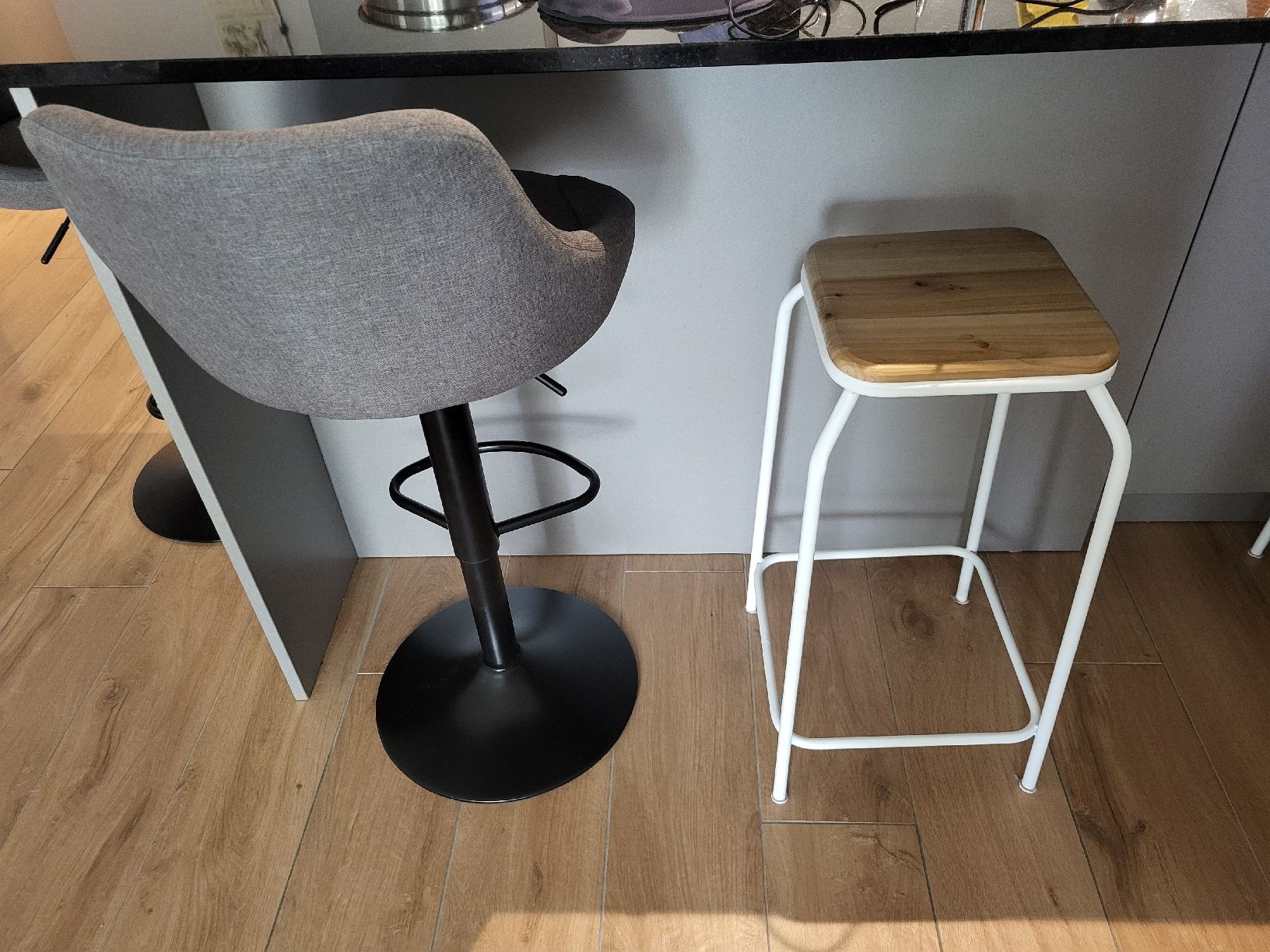 Sgabelli: 2 tabourets neufs salon cuisine – Nuovo (secondo la descrizione) da Genève venduto da dac_82ny 2