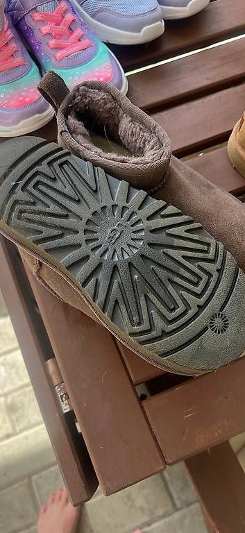 Scarpe per ragazzi: Ugg plateau grösse 32.5 – Usato da Steinhausen venduto da van_72s6 1