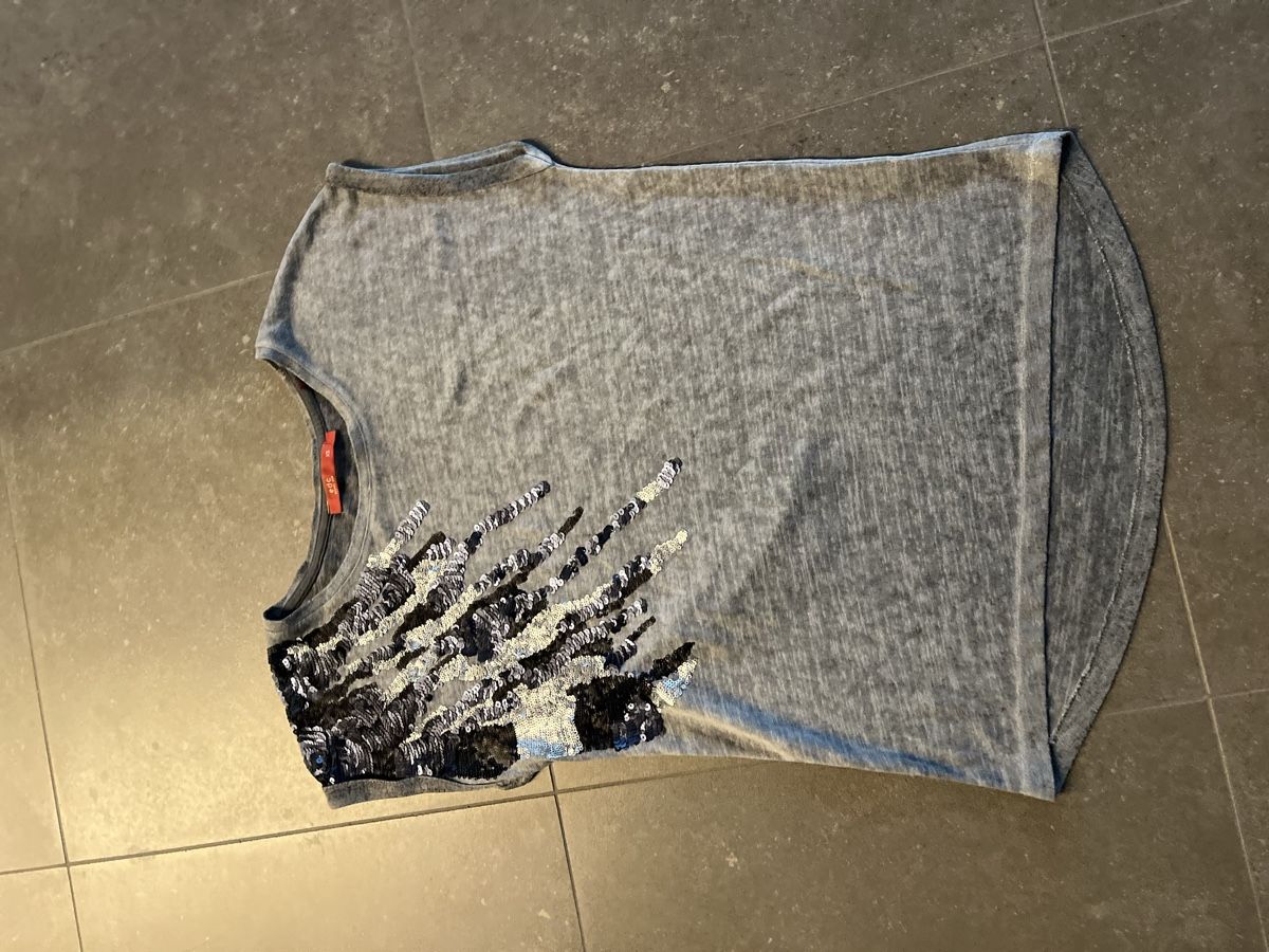 T-shirt: Shirt mit Glitter in XS Oversize – Usato da Niederglatt ZH venduto da karinso 1