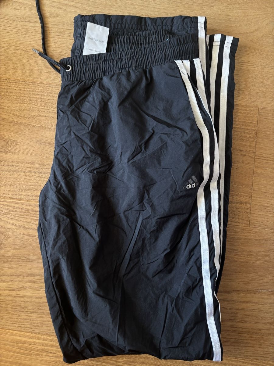 Adidas Giacche: Adidas Set Trainingsanzug – Usato da Männedorf venduto da giu_wm6d 2