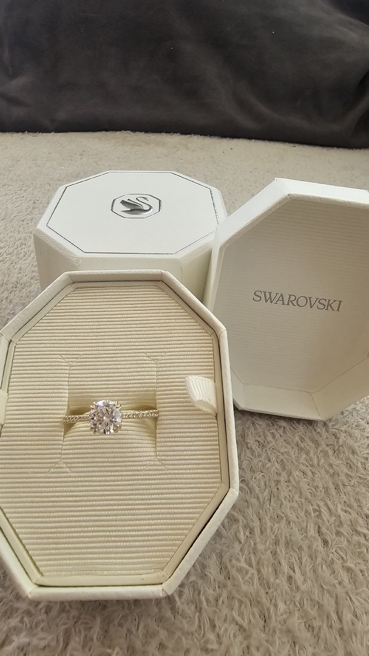 Swarovski Anelli: Traumhafter Swarovski Original Stilla Ring – Nuovo e nell'imballaggio originale da Ortschwaben venduto da chantilly79