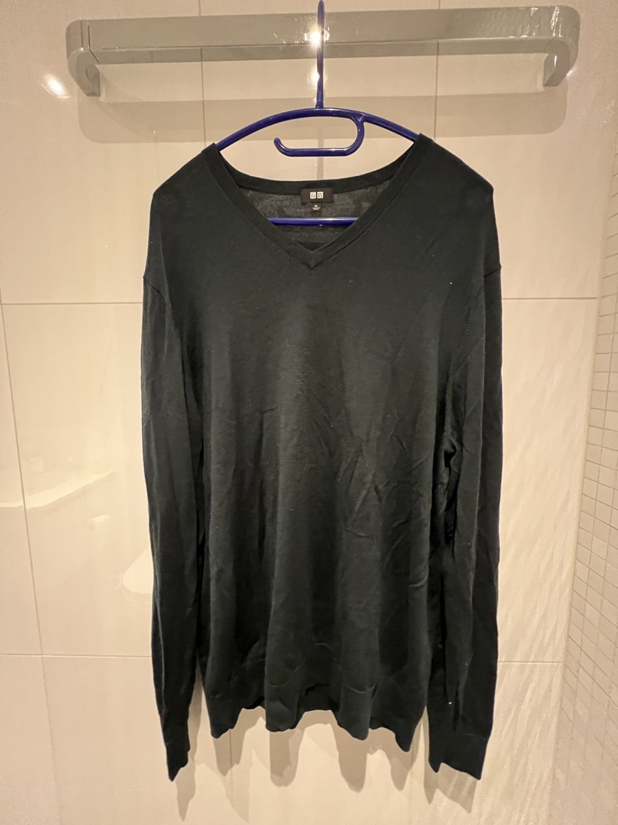 Uniqlo Pullover & Sweatshirts: Pullover V-Neck aus Merino Wolle Uniqlo – Gebraucht aus Mauren von chr_hn5y 2