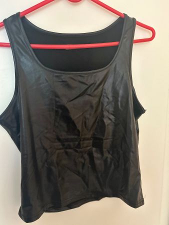 Schwarzes Tanktop in Lederoptik - Sommer Must-have!