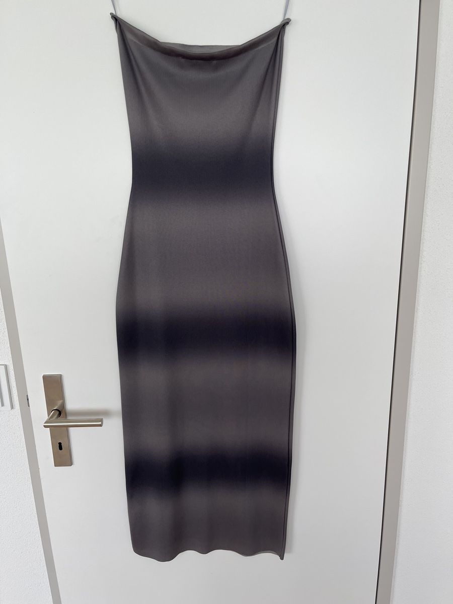 Zara Vestiti: Sommer Kleid, Grau, Grösse M, Neu! – Nuovo (secondo la descrizione) da Emmenbrücke venduto da zak_5wtm 3