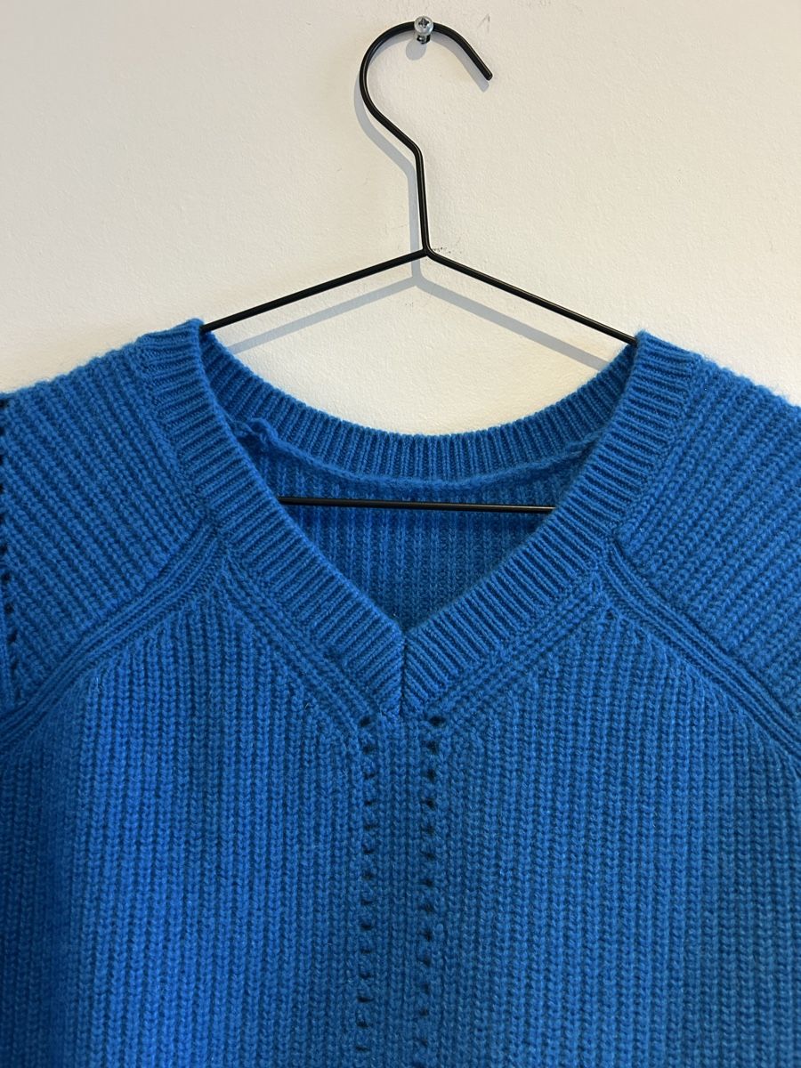 Maje Maglioni & Felpe: Maje Kaschmirpullover in Blau – Usato da Aeugst am Albis venduto da schatzkistee 4