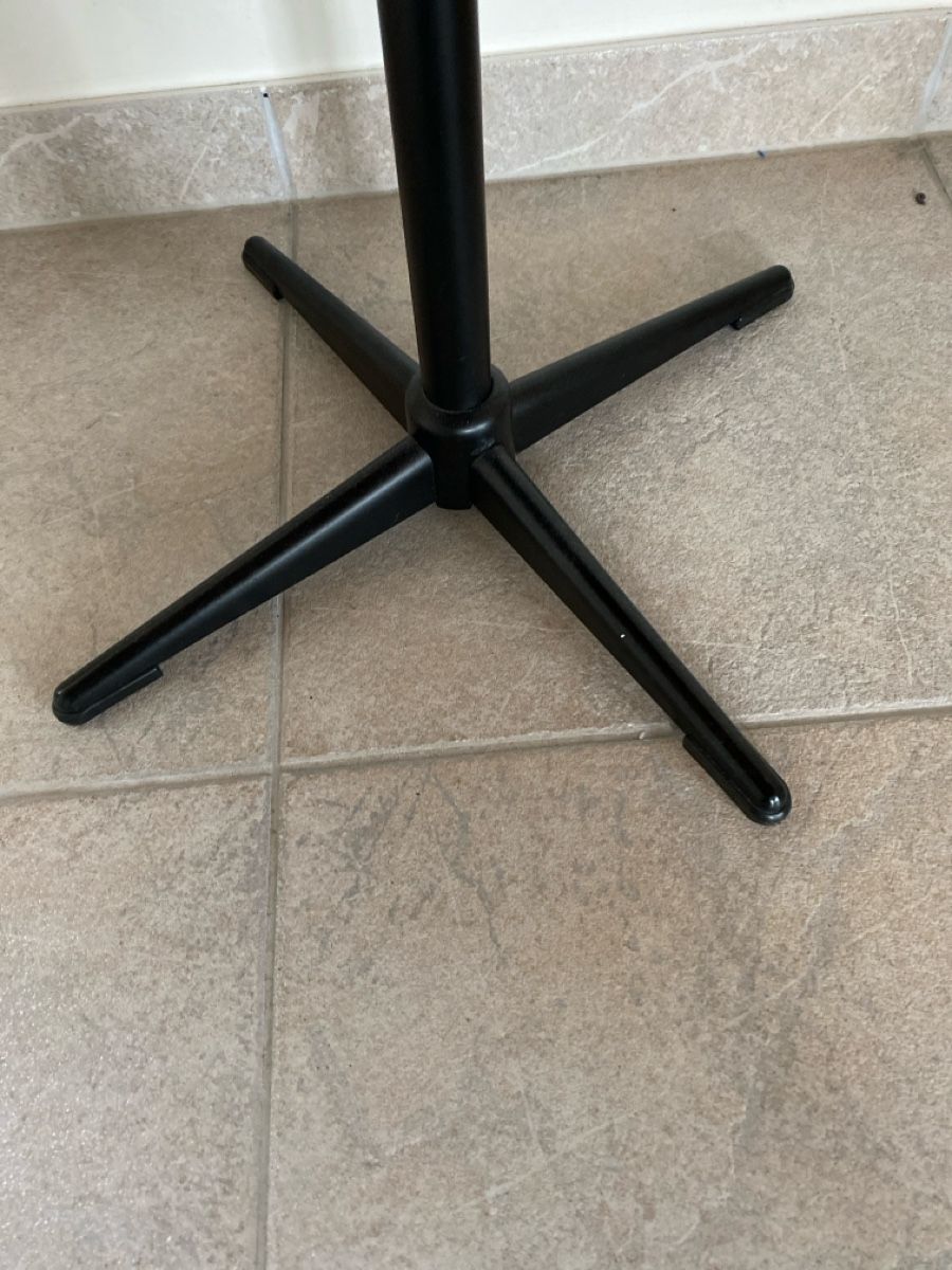 Sgabelli: Hocker, Metallfuss, Stoffsitz, höhenverstellbar – Usato da Siglistorf venduto da Allerhand0 2