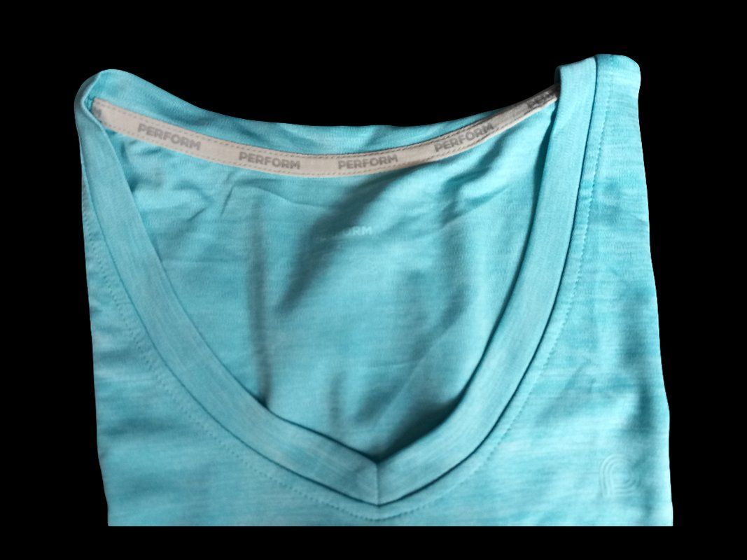 T-shirt: PERFORM Damen T Shirt Gr.42 – Usato da Hünenberg venduto da Restwert_Zug 3