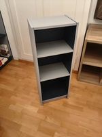 Lot de deux étagères / Set aus zwei Regalen