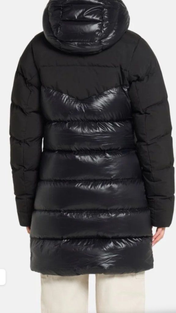 Helly Hansen Cappotti: Helly Hansen Winter Jacke – Nuovo e nell'imballaggio originale da Altstätten SG venduto da Mariapestozza 1
