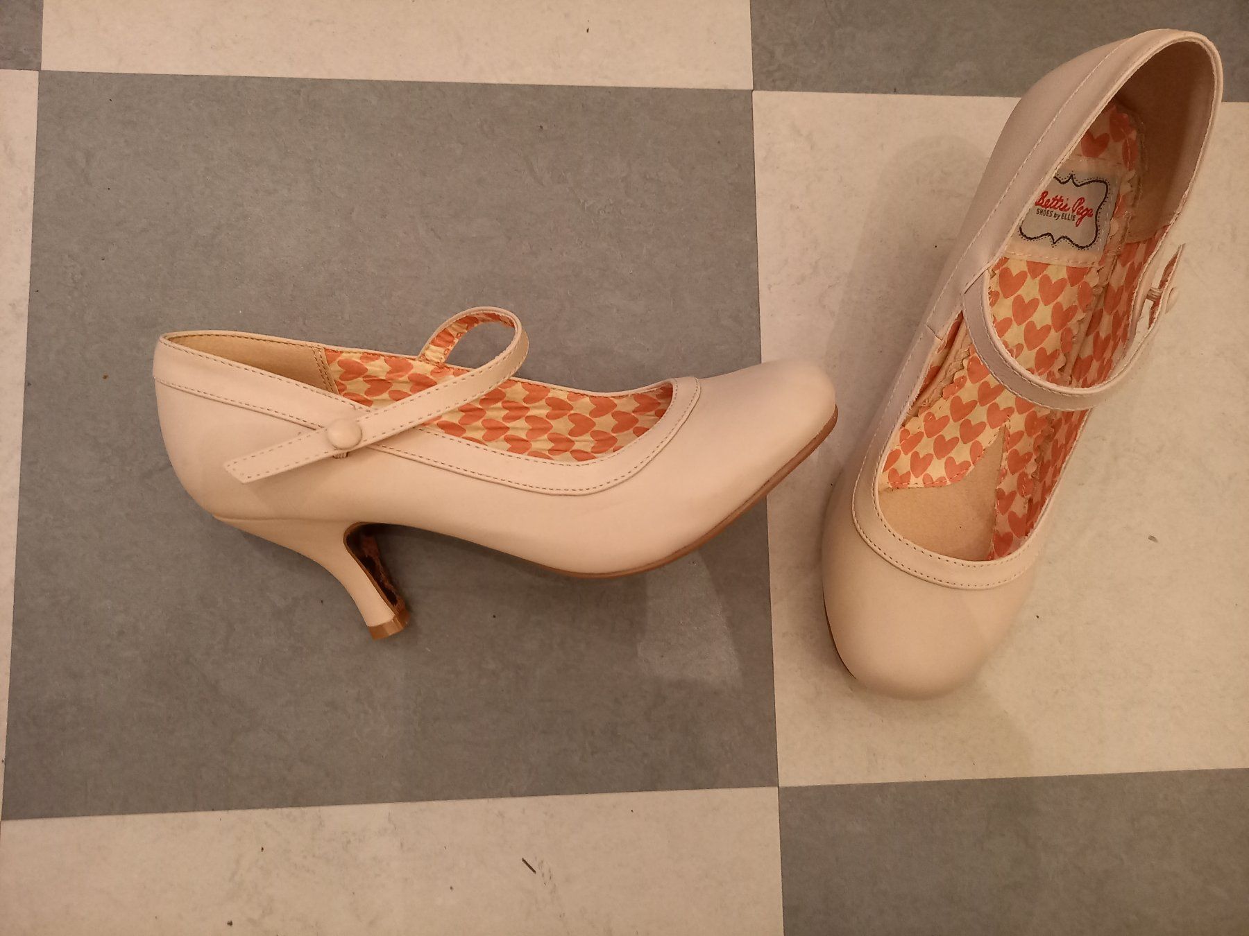Scarpe da donna: Pumps in Beige look 50er – Nuovo (secondo la descrizione) da Basel venduto da bobbylein 5