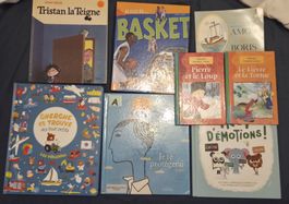 Lot de 8 livres pour enfants divers etat correct