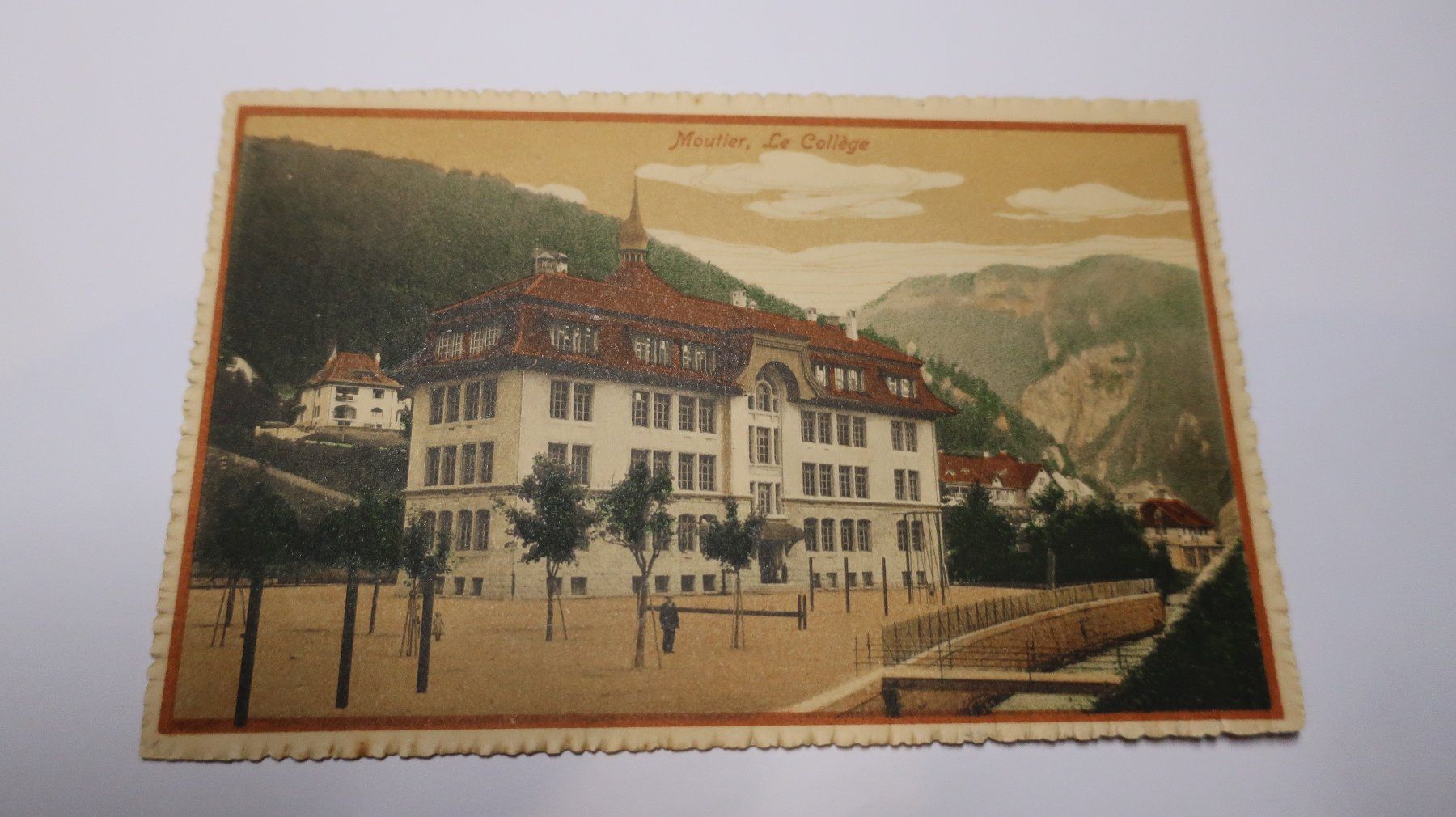 Cartes postales: Moutier Le collège – D'occasion à Cormoret par Pascalll2001 1