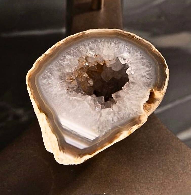 Minerali & Pietre curative: Géode d'agate – Usato da Biel/Bienne venduto da Dragonpandora 4